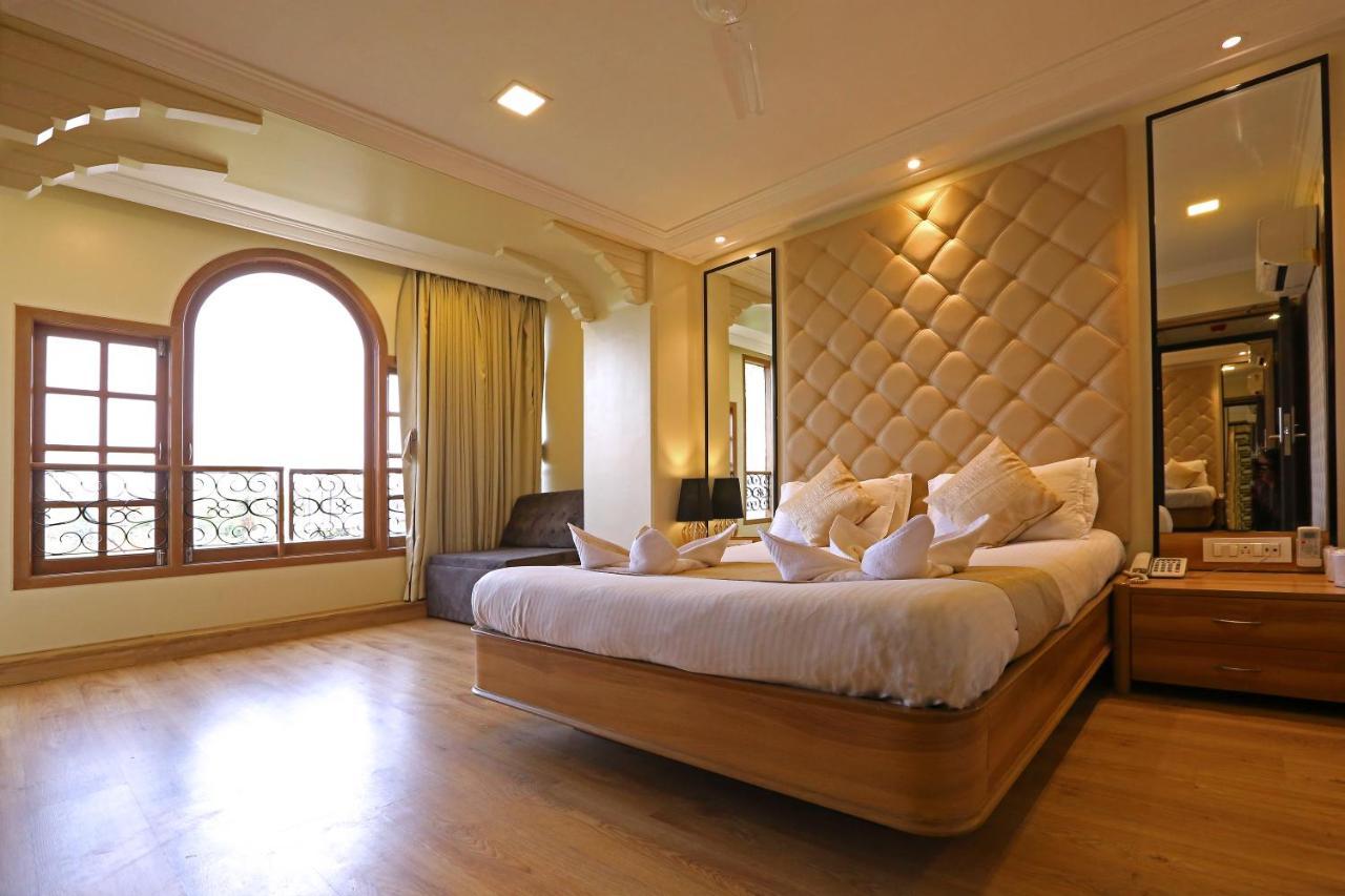 Gulf Hotel Mumbai- The Boutique Hotel Colaba Mumbai Exterior foto