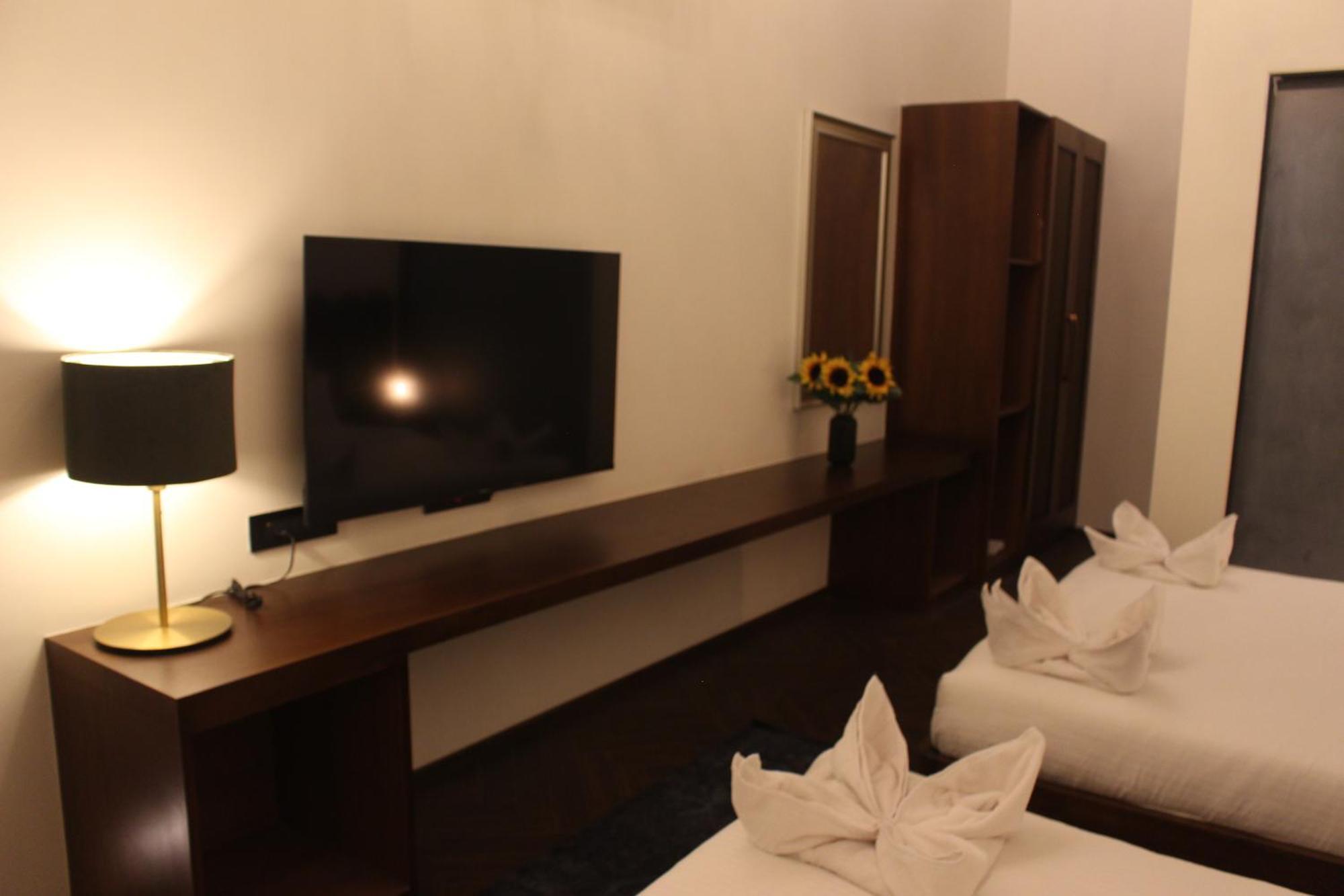 Gulf Hotel Mumbai- The Boutique Hotel Colaba Mumbai Exterior foto