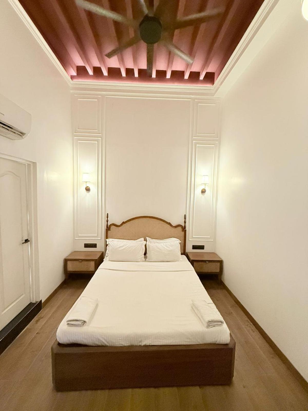 Gulf Hotel Mumbai- The Boutique Hotel Colaba Mumbai Exterior foto